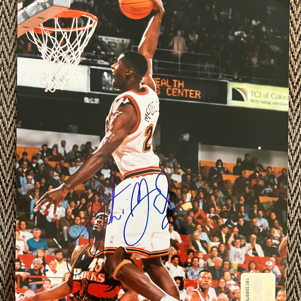 Antonio McDyess Signed 8x10 color NBA photo with COA